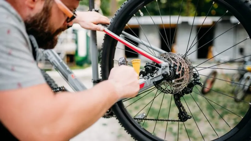Bicycle mechanics 3 e1674550561764 מכונואות אופניים