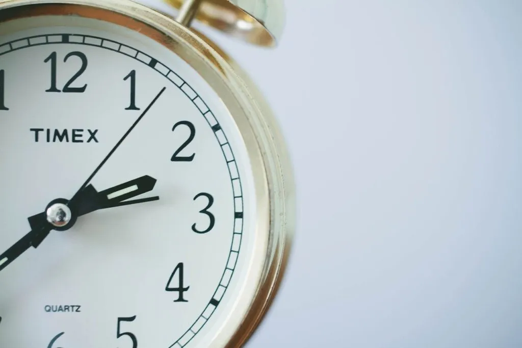 Watch 1635668298 שעון מעורר