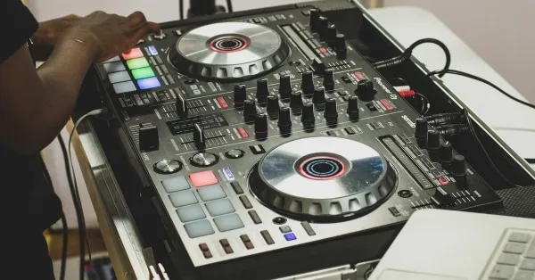 מיקסר DJ