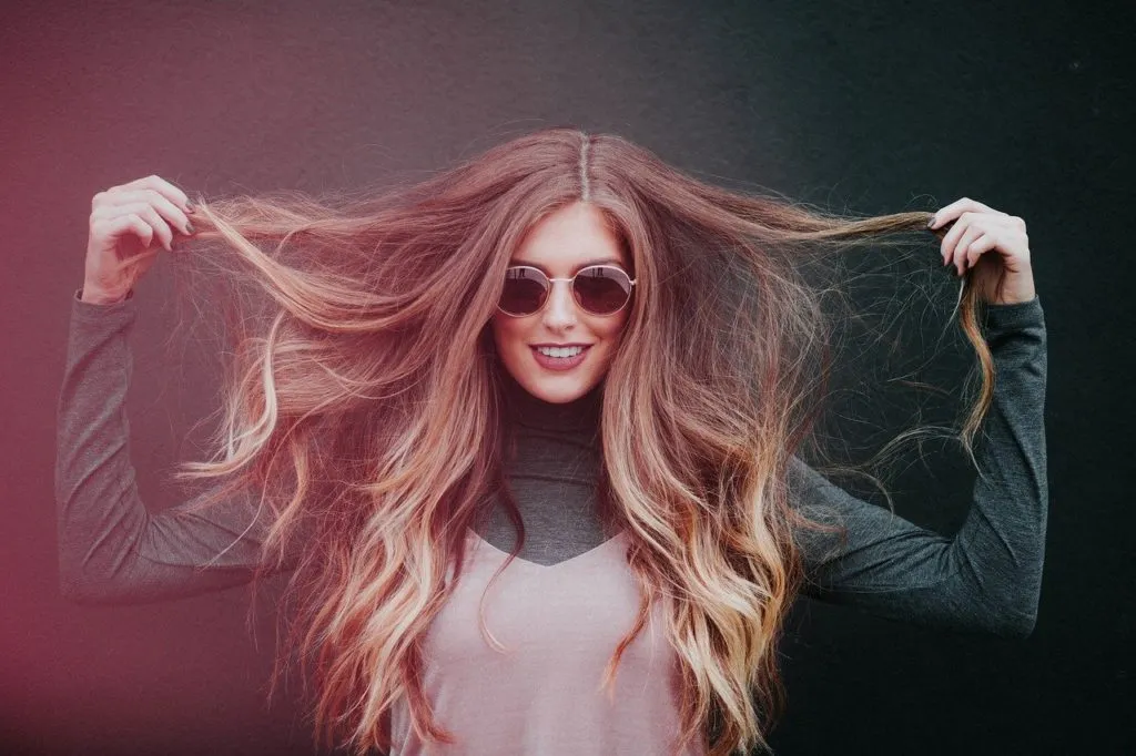 Hairstyles 1619912172 דוגמנית