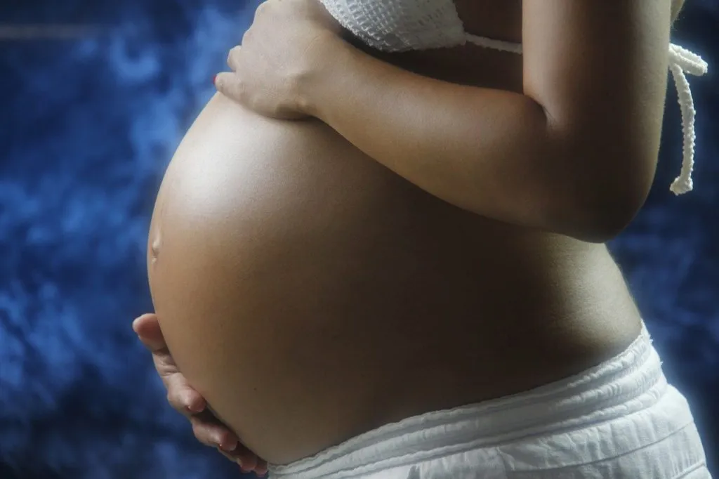pregnancy 1614001185 בטן הריונית