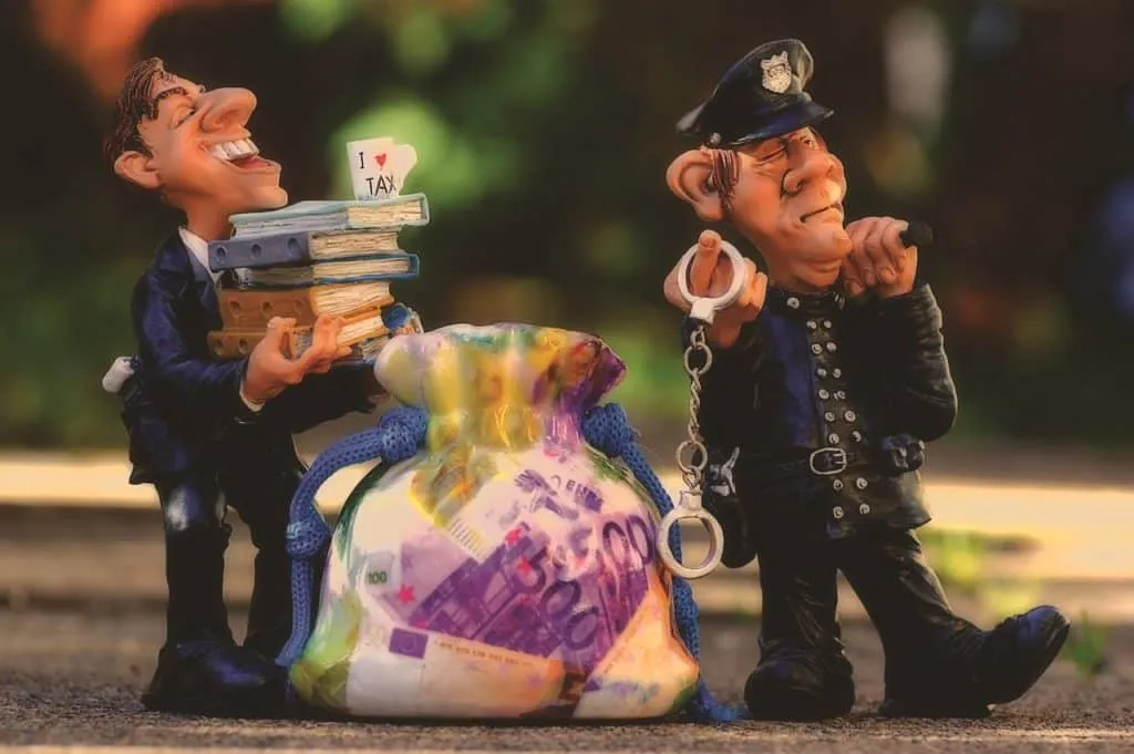 tax 1652082303 1024x681 עבירות מס הכנסה
