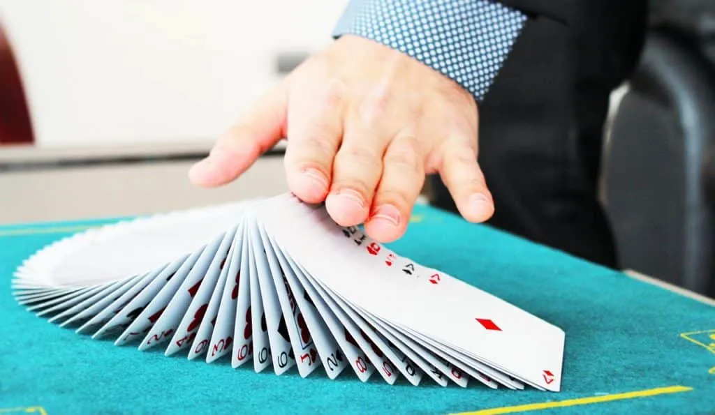 magician 1644184918 קלפים