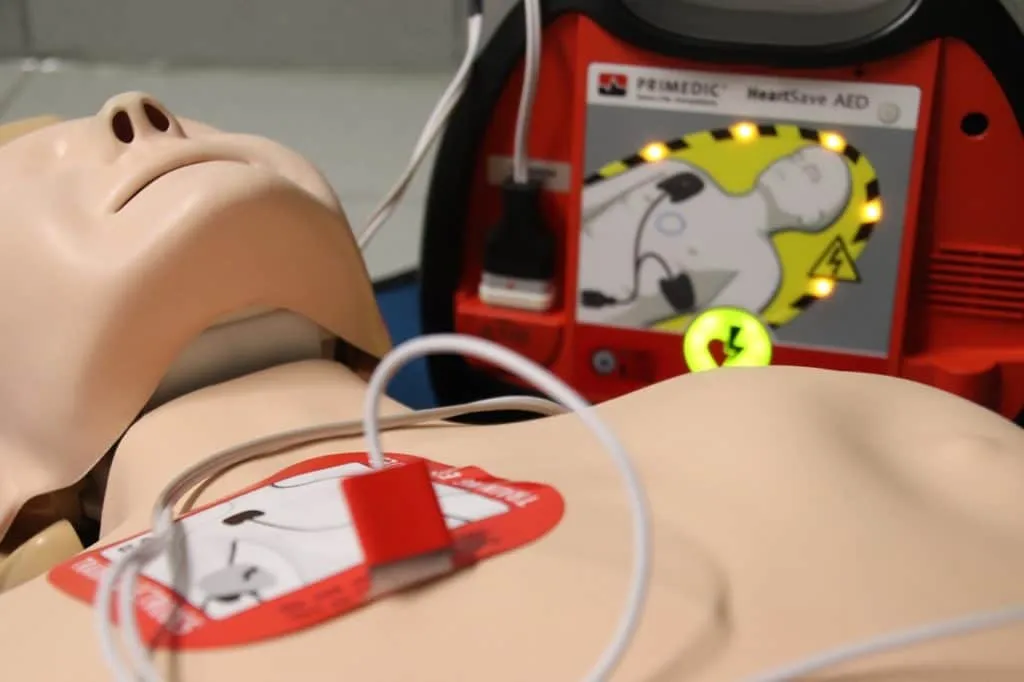 First aid 1646702334 בובה