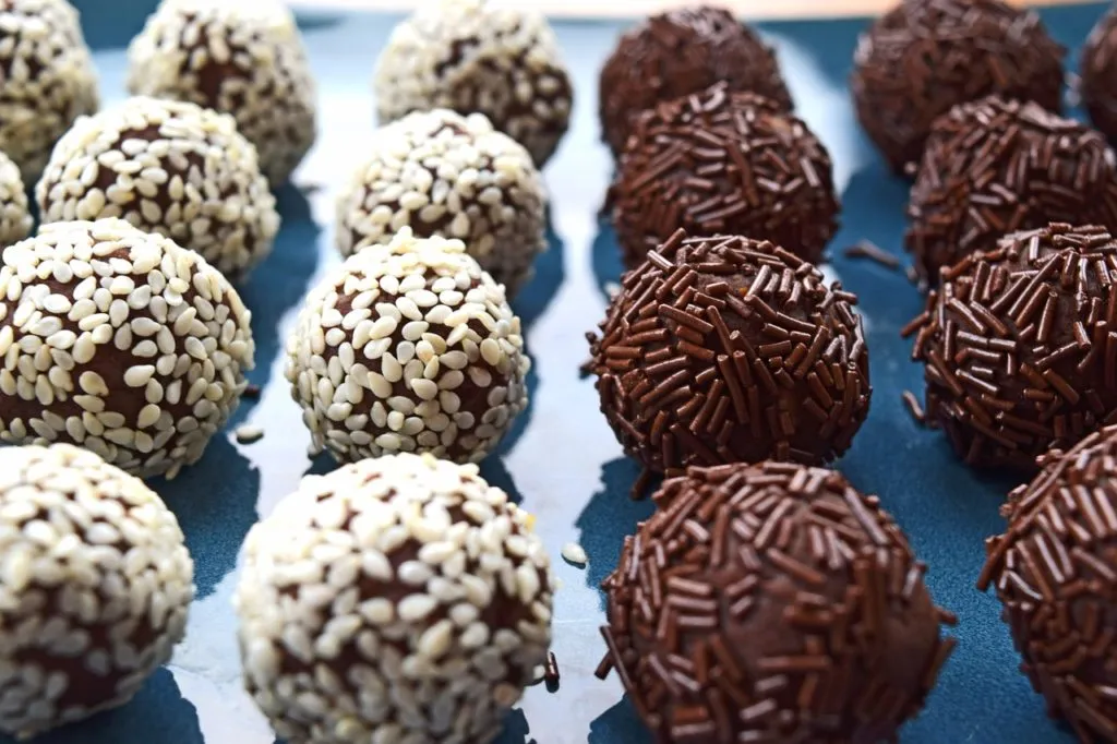 Pralines 1596360888 כדורי שוקולד