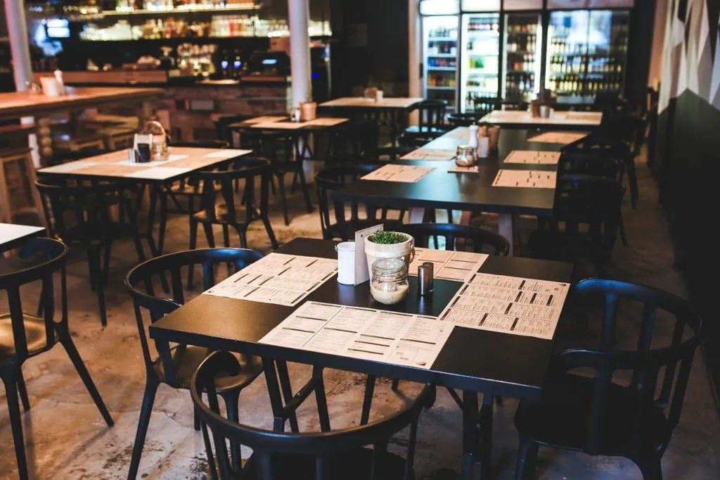Restaurant 1646240815 שולחנות וכיסאות