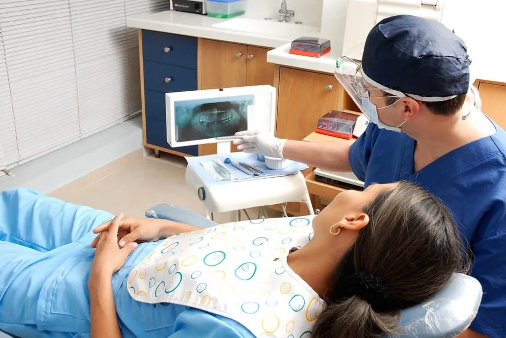 Dentist 1648895069 רופא שיניים