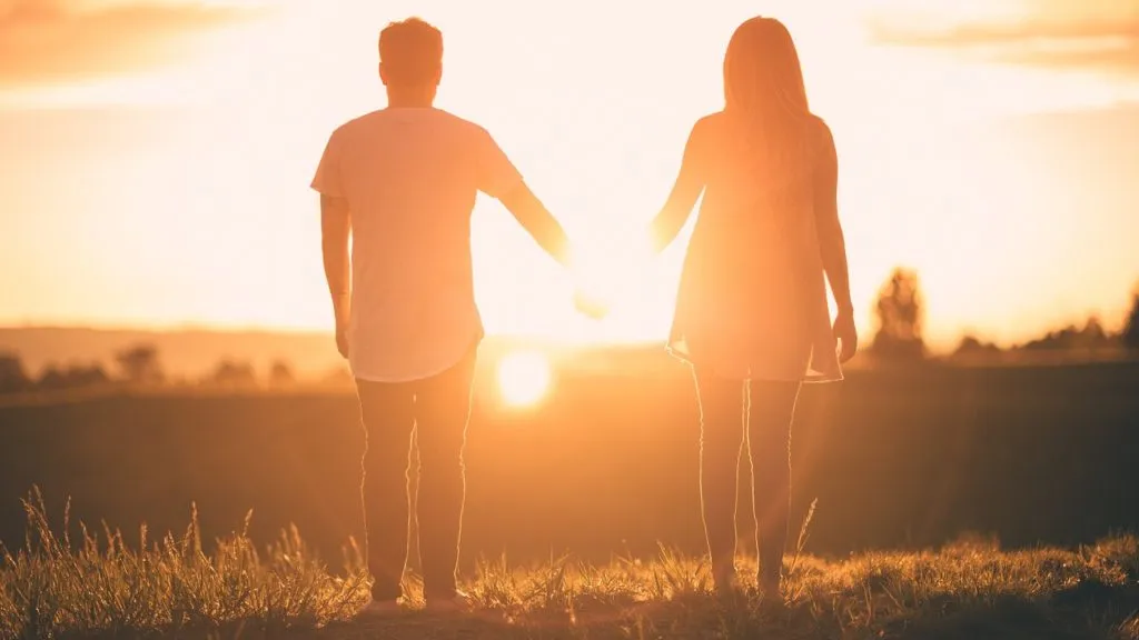 Relationships 1654066360 גבר ואישה