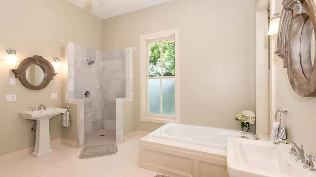 The bathroom 1589454831 חדר בעיצוב מיוחד