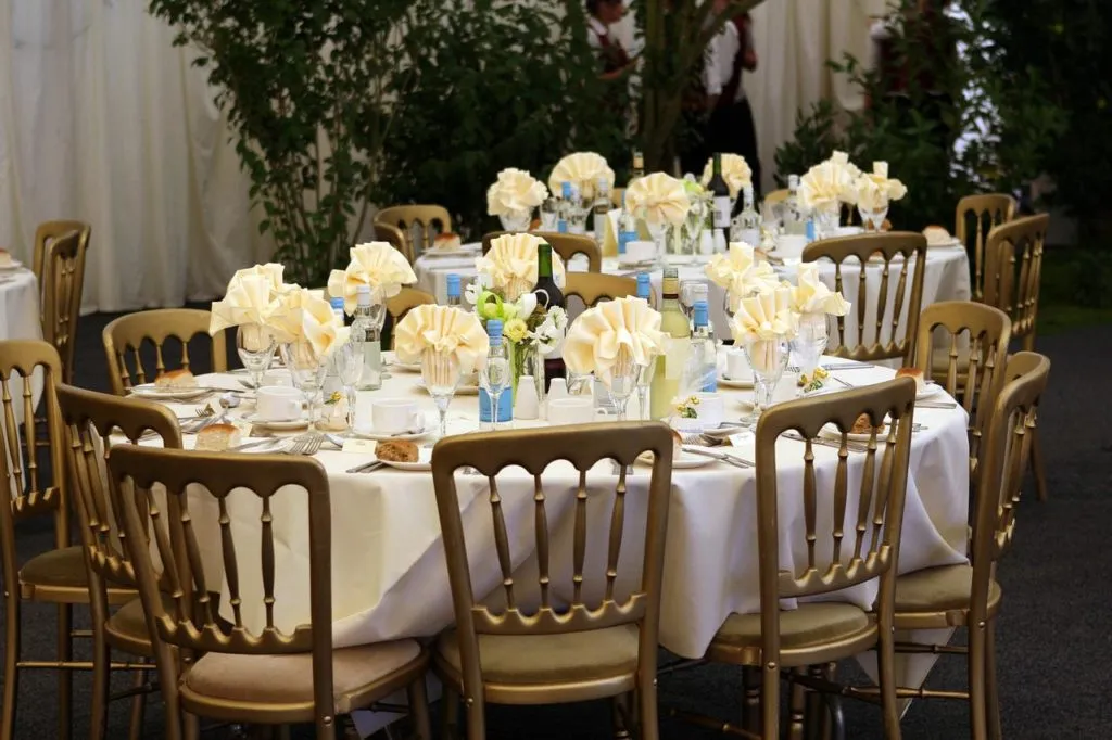 table cloths 1649724738 שולחנות אוכל