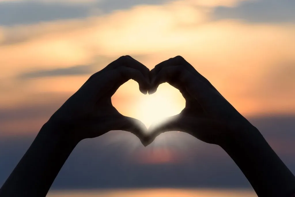 Relationships 1613312455 שקיעה ולב
