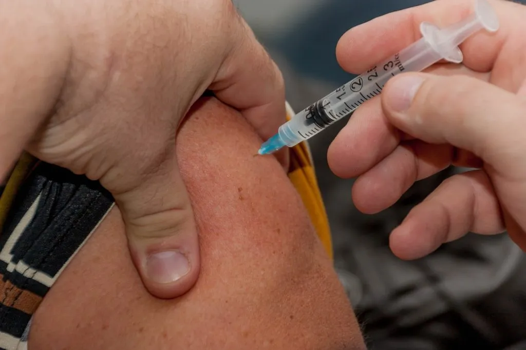Vaccine 1644182133 זריקה