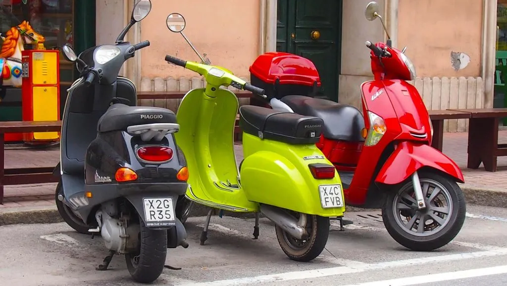 scooter 1596465677 שלושה אופנועים