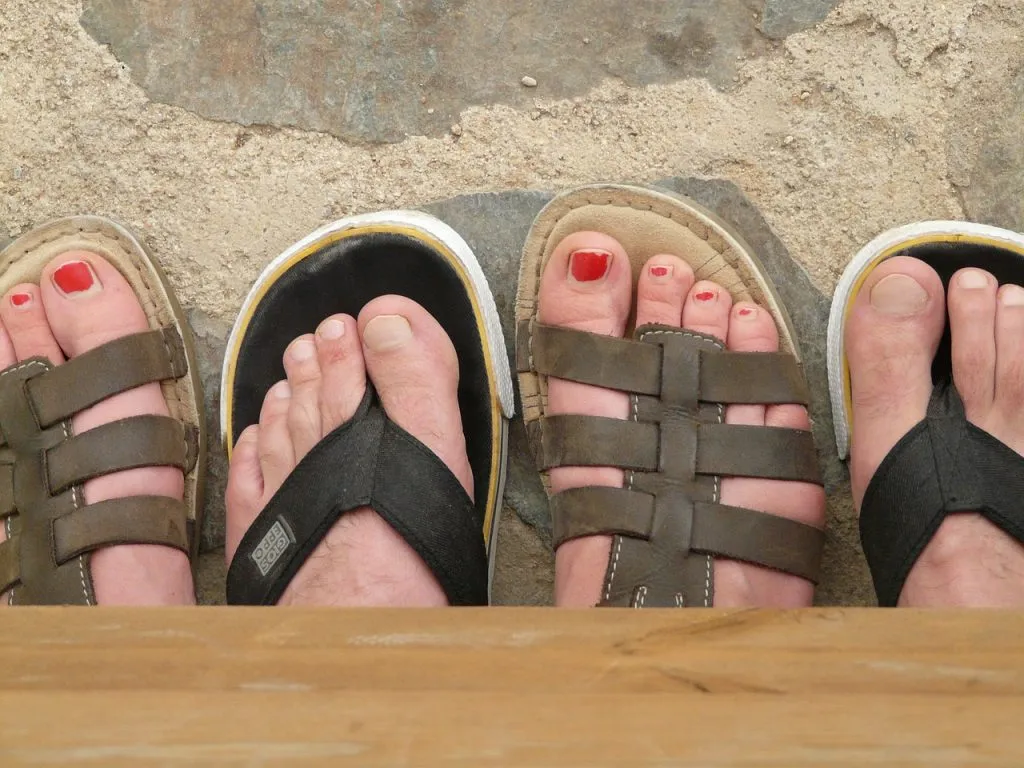 sandals 1599745546 רגליים