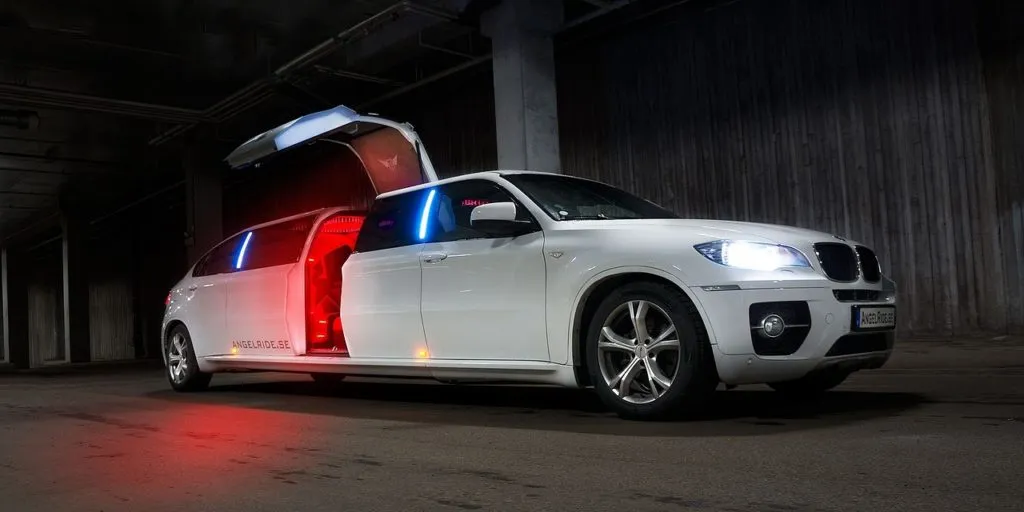 limousine 1587537406 רכב יוקרה