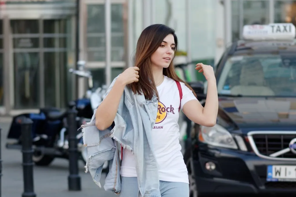 Shirts 1611535628 דוגמנית