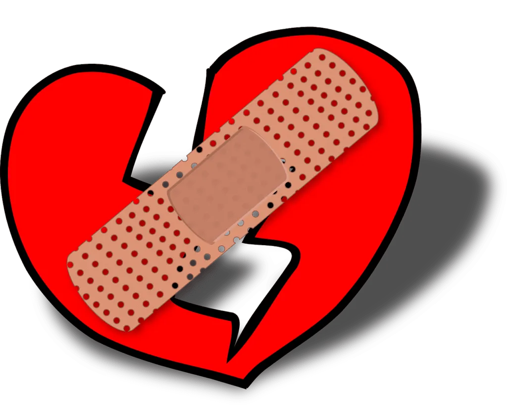 Relationships 1630059123 לב עם פלסטר