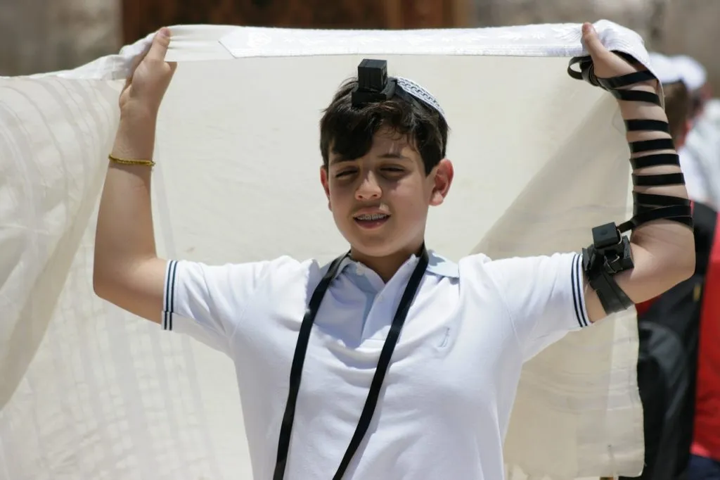 tefillin 1641202190 ילד בר מצווה